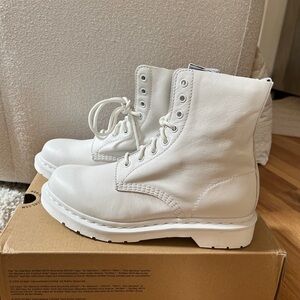 Dr. Martens 1460 PASCAL MONO OPTICAL WHITE LACE-UP